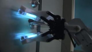 روبوت يتعقب كورونا ويقضي عليه