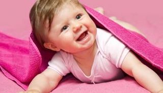 فوائد نوم الرضيع على بطنه