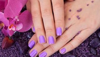 طلاء الأظافر 
