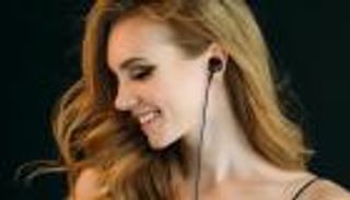 بتقنيات فائقة الجودة.. سماعة رأس بدون بلوتوث من "كرييتف"