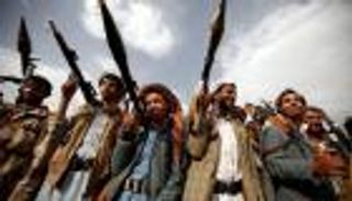 إرهاب الحوثي.. مداهمة منزل برلماني يمني بصنعاء