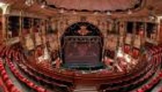 بريطانيا تكسر عزلة الفنون بملياري دولار