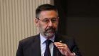 مستقبل ميسي والفار.. تصريحات نارية من رئيس برشلونة