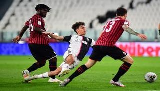 يوفنتوس ضد ميلان 