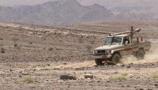 دورية للجيش اليمني في جبهة نهم