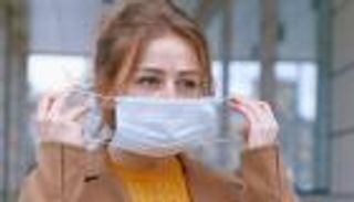 كيف يسهم ارتداء الكمامة في اكتشاف مشاكل الأسنان؟