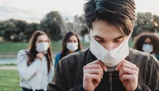 علماء يؤكدون إمكانية انتقال كورونا في الجو