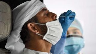 فحص كورونا من السيارة في الإمارات