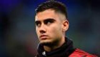 جماهير مانشستر يونايتد تشتبك مع بيريرا عبر "تويتر"