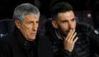 أزمات برشلونة تتواصل.. سيتين غاضب من مساعده