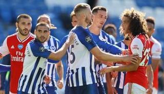 ماتيو جاندوزي في خلاف مع لاعب برايتون