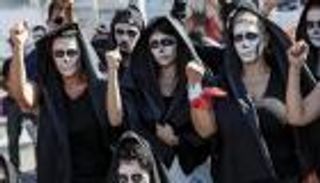 آسيا تايمز: إنقاذ اقتصاد لبنان مرهون بتدمير "الحزب الشرير"