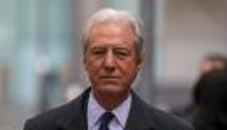 رئيس باركليز السابق للمحكمة: عمولات قطر أمر "مشين"