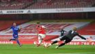 هداف الدوري الإنجليزي.. أوباميانج يسير على طريق هنري