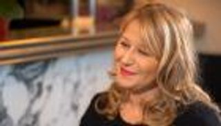 المغربية نادية حي.. سيدة البنوك "وزيرة" بفرنسا