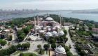 أردوغان يتجاهل الانتقادات ويحول "آيا صوفيا" إلى مسجد