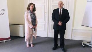 ستيفاني وليامز وعقيلة صالح