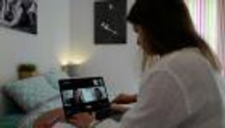 كورونا يعيد زمن "الكمبيوتر الشخصي" 