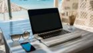 جزيرة الأحلام.. هنا يمكنك العمل عن بعد سنة كاملة