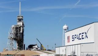 إرجاء إطلاق أقمار اصطناعية لشركة سبيس إكس