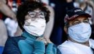 بعد تخفيف إجراءات كورونا.. مطالبات بكمامات "إلزامية" في فرنسا