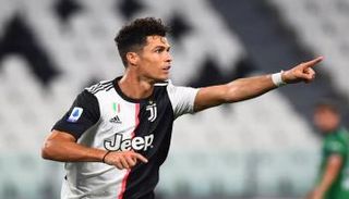 البرتغالي كريستيانو رونالدو نجم يوفنتوس الإيطالي