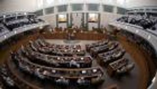 الكويت تطلب اقتراض 65 مليار دولار.. هل يوافق البرلمان؟