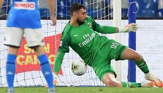 شباك دوناروما حارس ميلان تلقت هدفين أمام نابولي