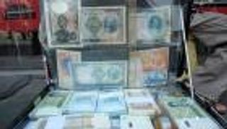 انهيار تاريخي للريال الإيراني.. لعنة العقوبات تضرب طهران