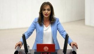 البرلمانية عن مدينة إسطنبول غمزة آق قوش إيلجازدي