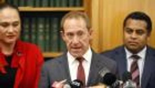 استقالة زعيم المعارضة في نيوزيلندا قبل شهرين من الانتخابات