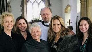 كيلي بريستون مع فريق عمل آخر أفلامها