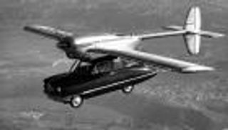 11 صورة تحكي تاريخ السيارات الطائرة.. بعضها تحطم والآخر ذهب للمتحف