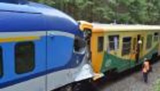 إصابة العشرات جراء تصادم قطارين في التشيك