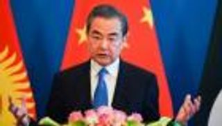 الصين تهدد بـ"الرد اللازم" على قانون أمريكي