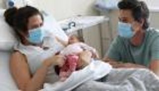 ندرة انتقال كورونا من الحامل لجنينها.. علماء يفسرون