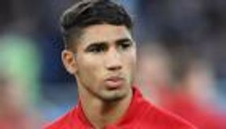 أشرف حكيمي يزين قائمة أفضل 10 أظهرة في العالم