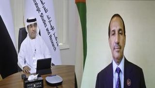 الدكتور المهندس محمد ناصر الأحبابي خلال المحاضرة