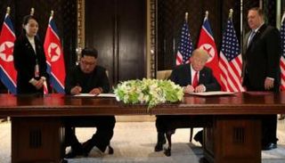 جانب من قمة سابقة جمعت بين كيم وترامب