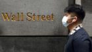 الفيروس والبطالة يضغطان على وول ستريت.. و"التجزئة القوية" تكبح الخسائر
