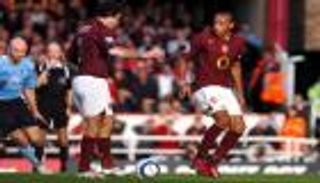 ركلات الجزاء المزدوجة.. بين كرويف وميسي وكوميديا أرسنال