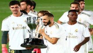 احتفالية لاعبي ريال مدريد بالتتويج