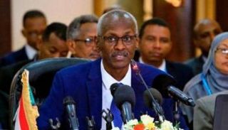وزير الري والموارد المائية السوداني ياسر عباس