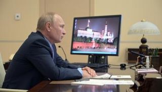 فلاديمير بوتين يرأس اجتماعا افتراضي للحكومة – أ ف ب