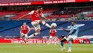 بعد 559 دقيقة.. أوباميانج يفك عقدة مانشستر سيتي ويقترب من صلاح