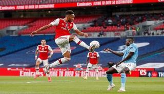 أوباميانج ضد مانشستر سيتي 