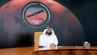 الشيخ محمد بن راشد آل مكتوم يتواصل مع فريق مسبار الأمل