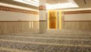 الإمارات تعيد فتح مصليات المراكز التجارية بداية من الإثنين 