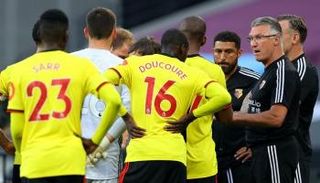 نايجل بيرسون مدرب واتفورد السابق مع لاعبيه