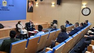 اجتماع حكومي سبق قرار القيود